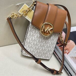 (new+tag) Michael Kors flap phone crossbody fit large iPhone ProMax + card slots